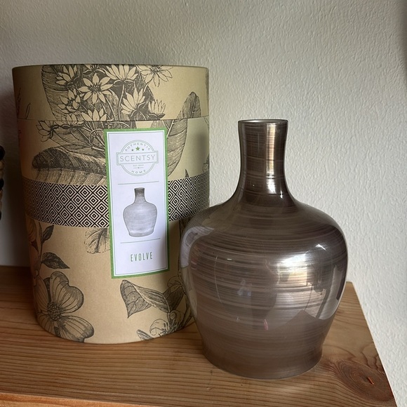 Scentsy Diffuser Shade (Evolve) - Picture 2 of 2